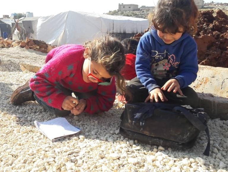 التعليم في الشمال السوري بين إجرام الأسد ورحمة الداعمين والاعتراف الدولي